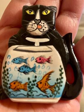Hand-Painted Black Cat Fishbowl Brooch - Whimsical Women’s Jewelry